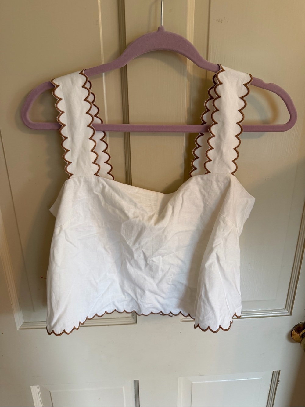 Tuckernuck White Cropped Scalloped-Trim Tank with Brown Edging